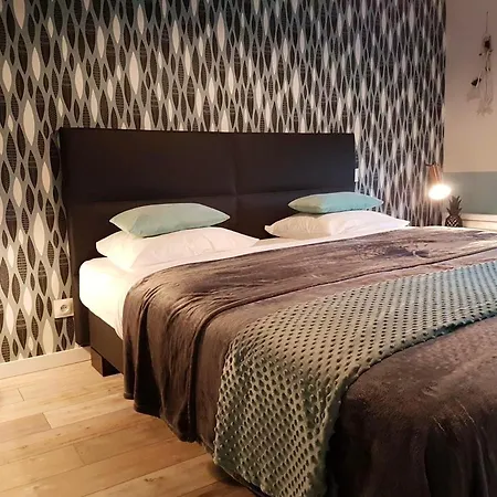 Feriehus Maison Chaleureuse A Avec Jardin Clos 86 M²