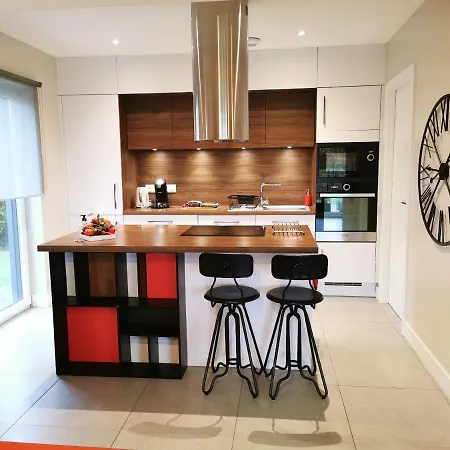 Dom wakacyjny Maison Chaleureuse A Avec Jardin Clos 86 M² *